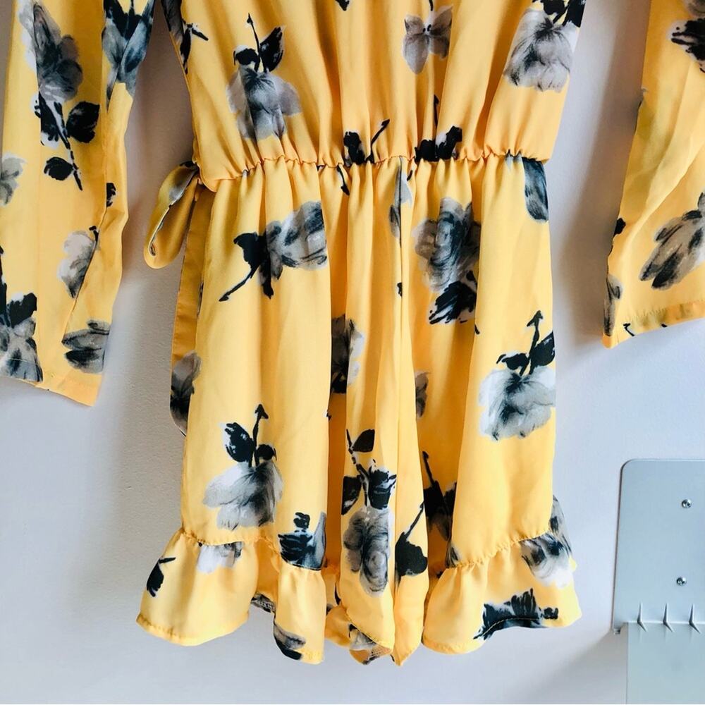 Resort Wear 7Days Vacation Floral Faux Wrap Yellow Romper Women’s Size S - Picture 9 of 11